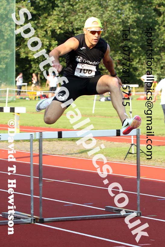 Hurdles, 2021 North East Grand Prix 5, Monkton, Wednesday, July 21st. Photo: David T. Hewitson/Sports for All Pics